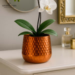 Load image into Gallery viewer, Aurum Hammered Finish Metal Accent Vase